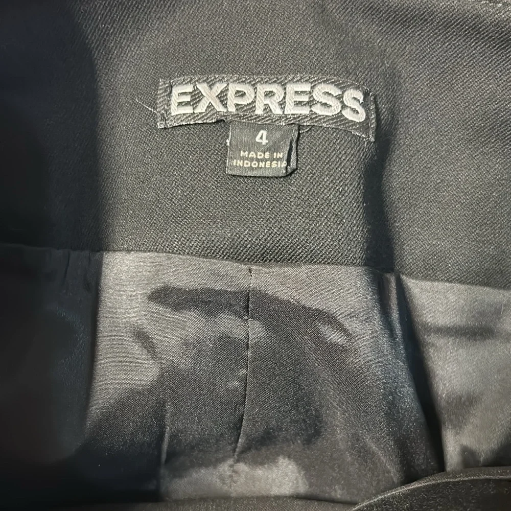 Express - Picture 4 of 10